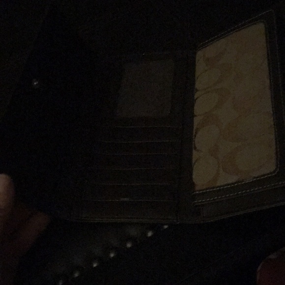 Coach tri fold wallet - Picture 2 of 2